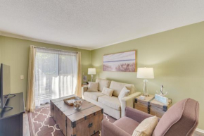 1 Mi to Beach, Pool Access Hilton Head Island Gem
